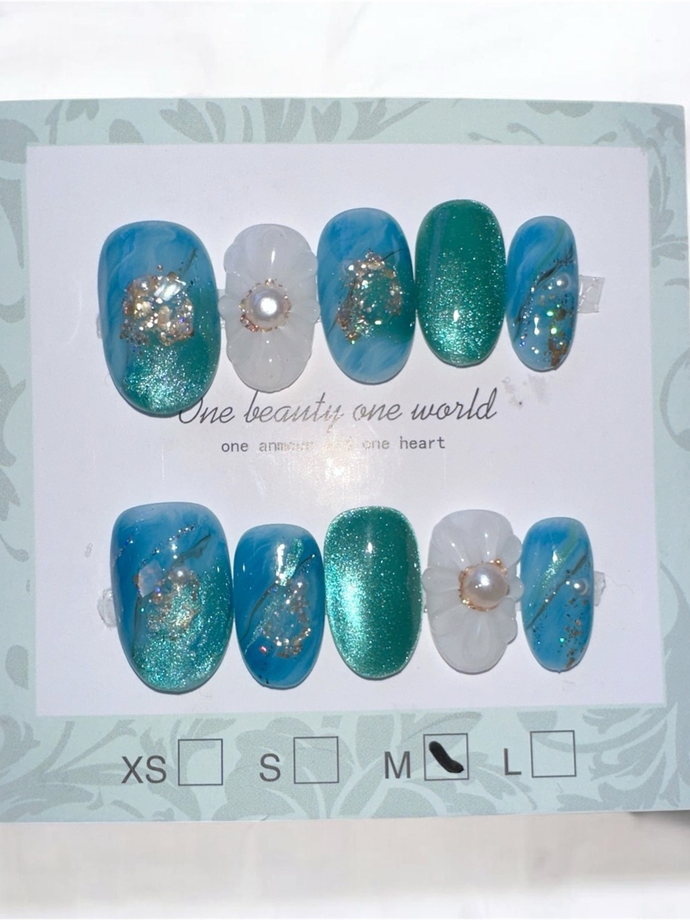 Aqua Pearl cat eye Floral Press-On Nail Set
